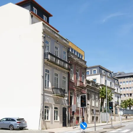 Spacious W. Beautiful & Sunny Private Terrace * Porto