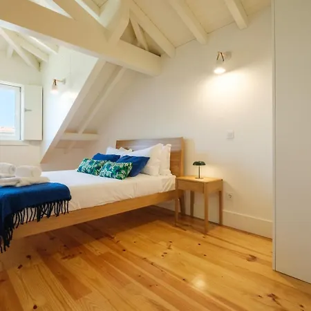 Spacious W. Beautiful & Sunny Private Terrace Апартаменты