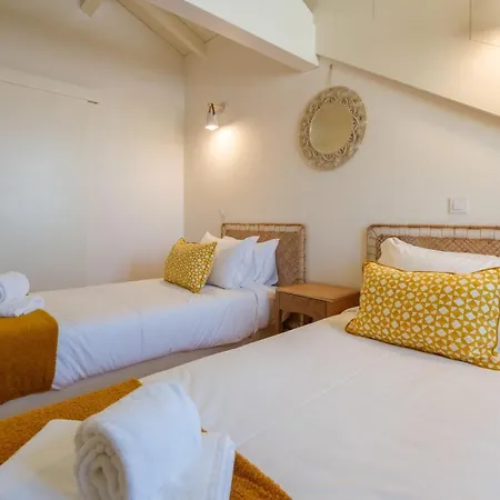 Апартаменты Spacious W. Beautiful & Sunny Private Terrace Порту