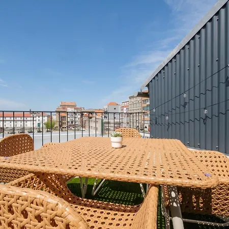 Spacious W. Beautiful & Sunny Private Terrace Апартаменты *